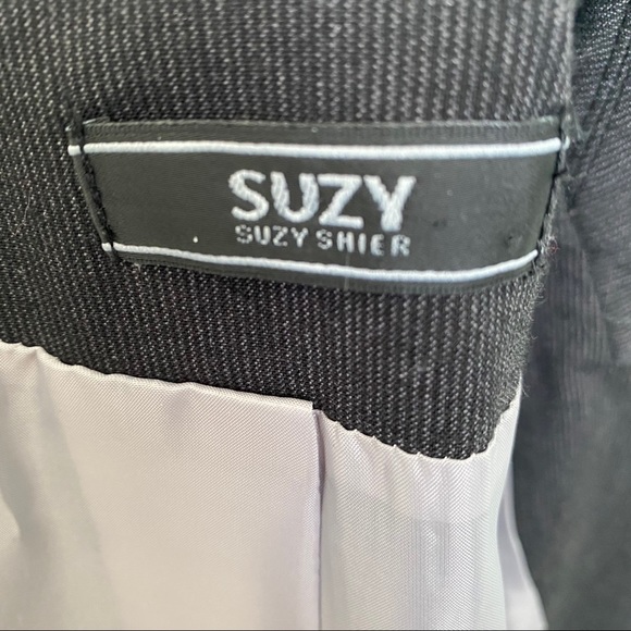 Suzy Shier Two Button Vest - Picture 4 of 5